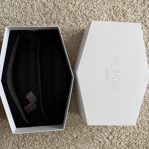 White Box - Picture 5 of 5